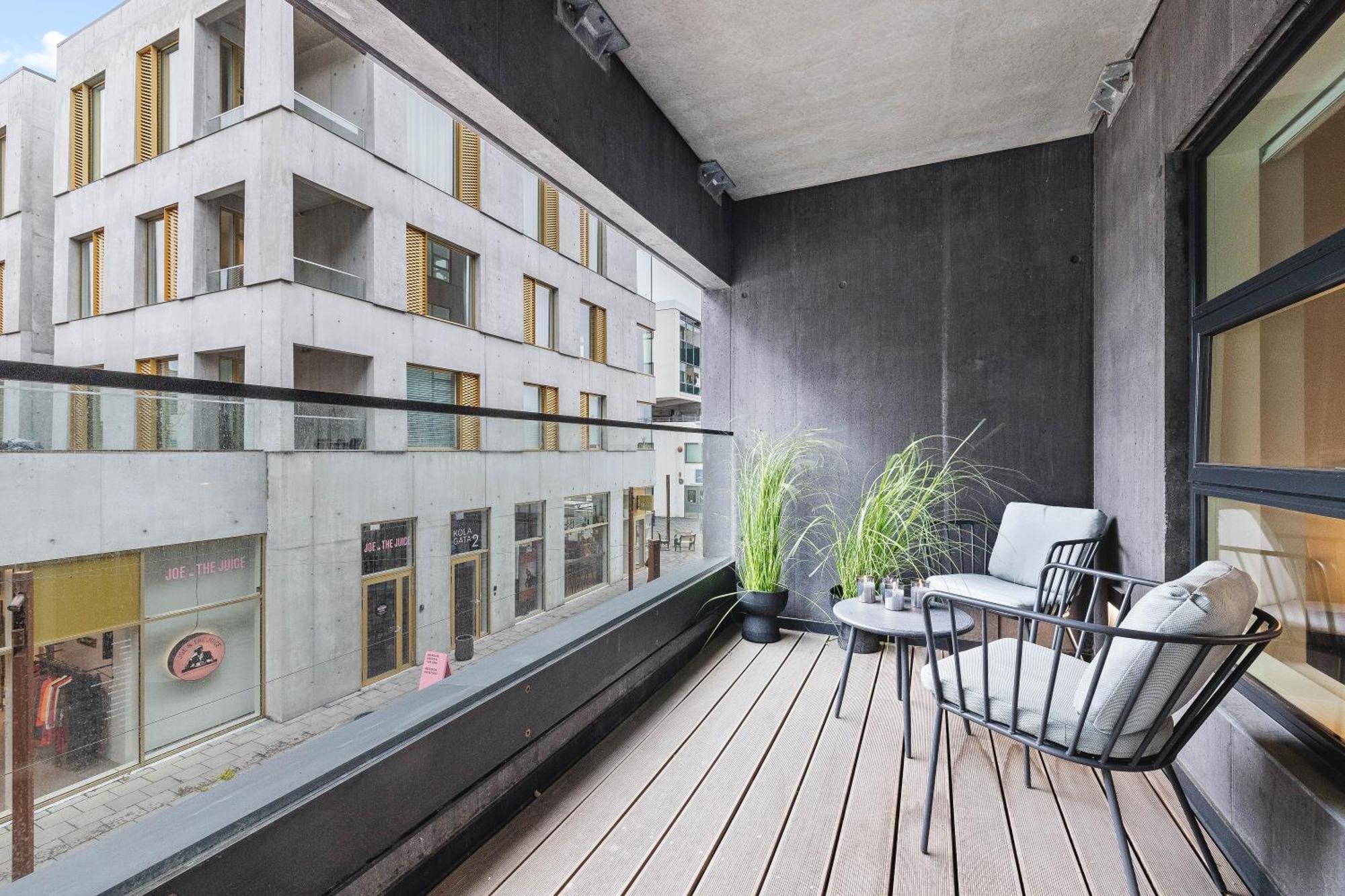 Apartment Desirable Block In