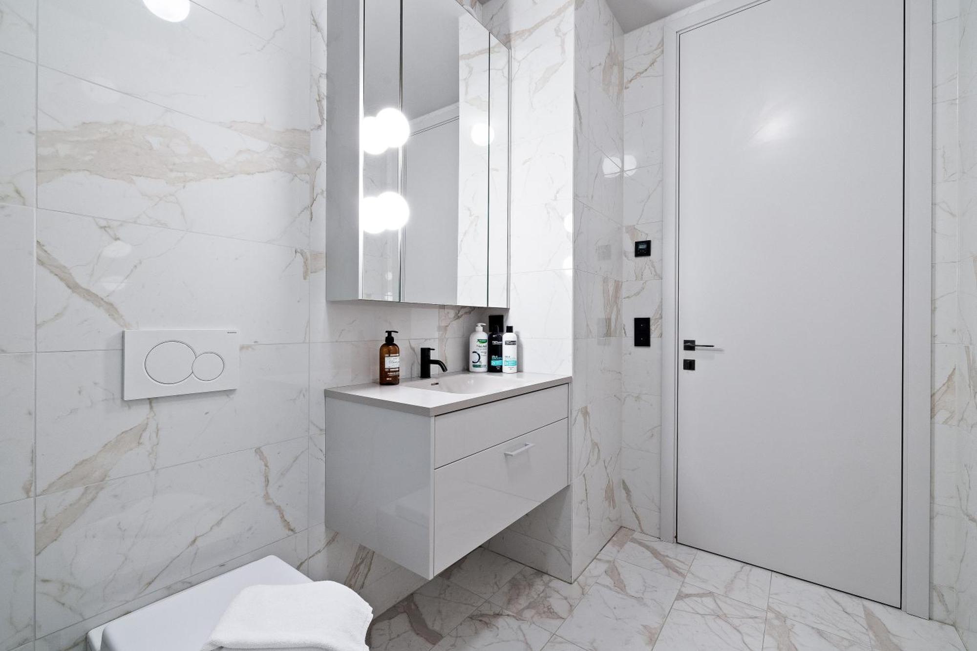 Desirable Block In Apartment *